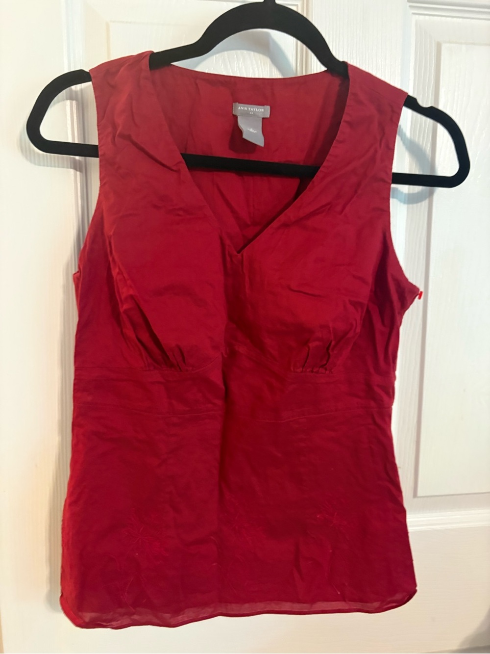 Ann Taylor Red V-Neck Sleeveless Camisole